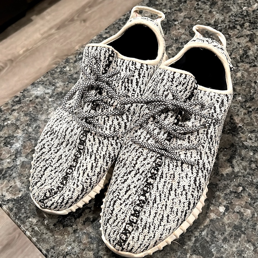 Men’s 11 Adidas Yeezy Boost 350